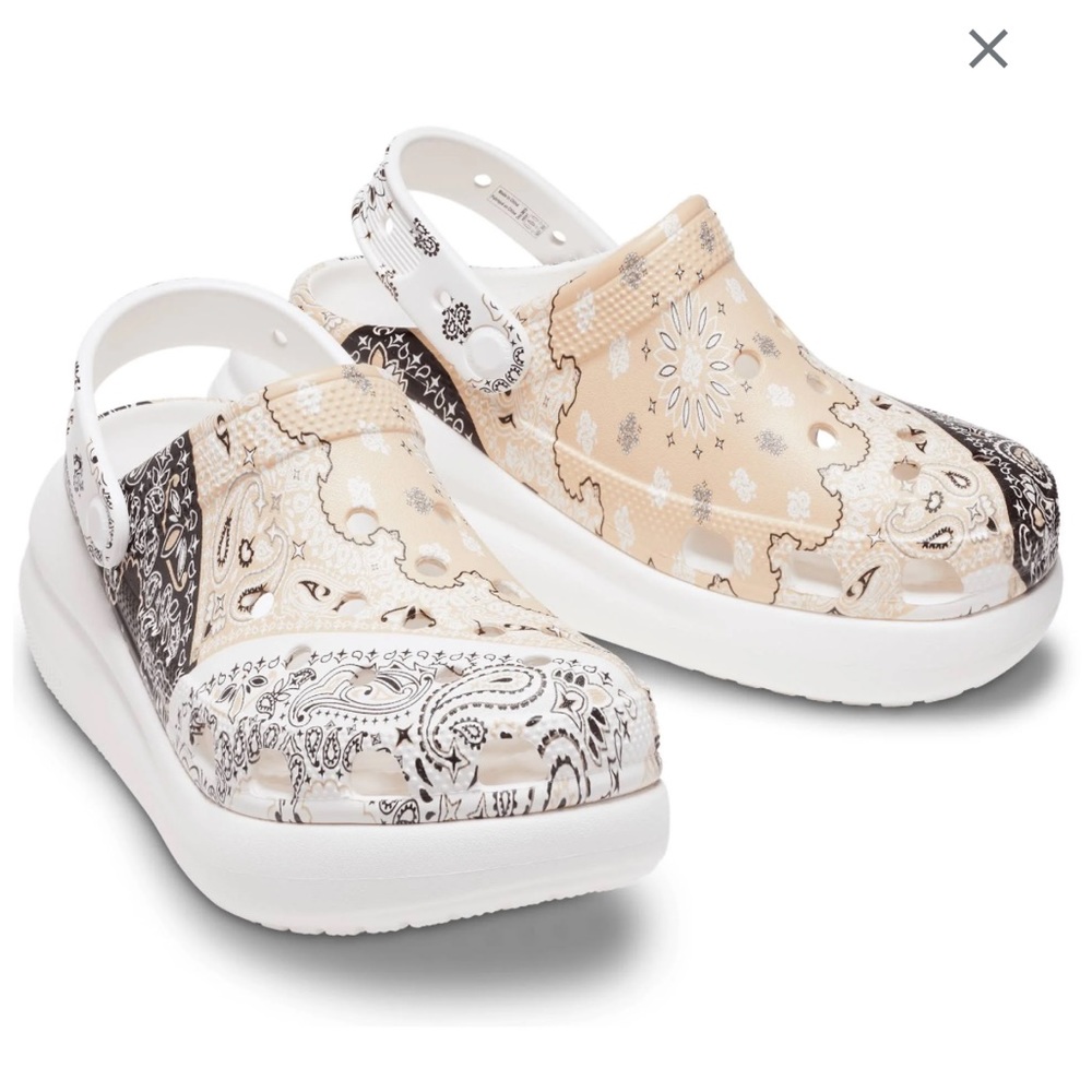Nearly New Crocs Classic Crush Bandana Platform Clog- Women’s Size 10